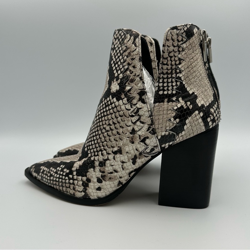 Vince Camuto Snake-Print Women’s Size 8.5 US Black Leather Ankle Boot VC-GENEDY - Picture 3 of 12